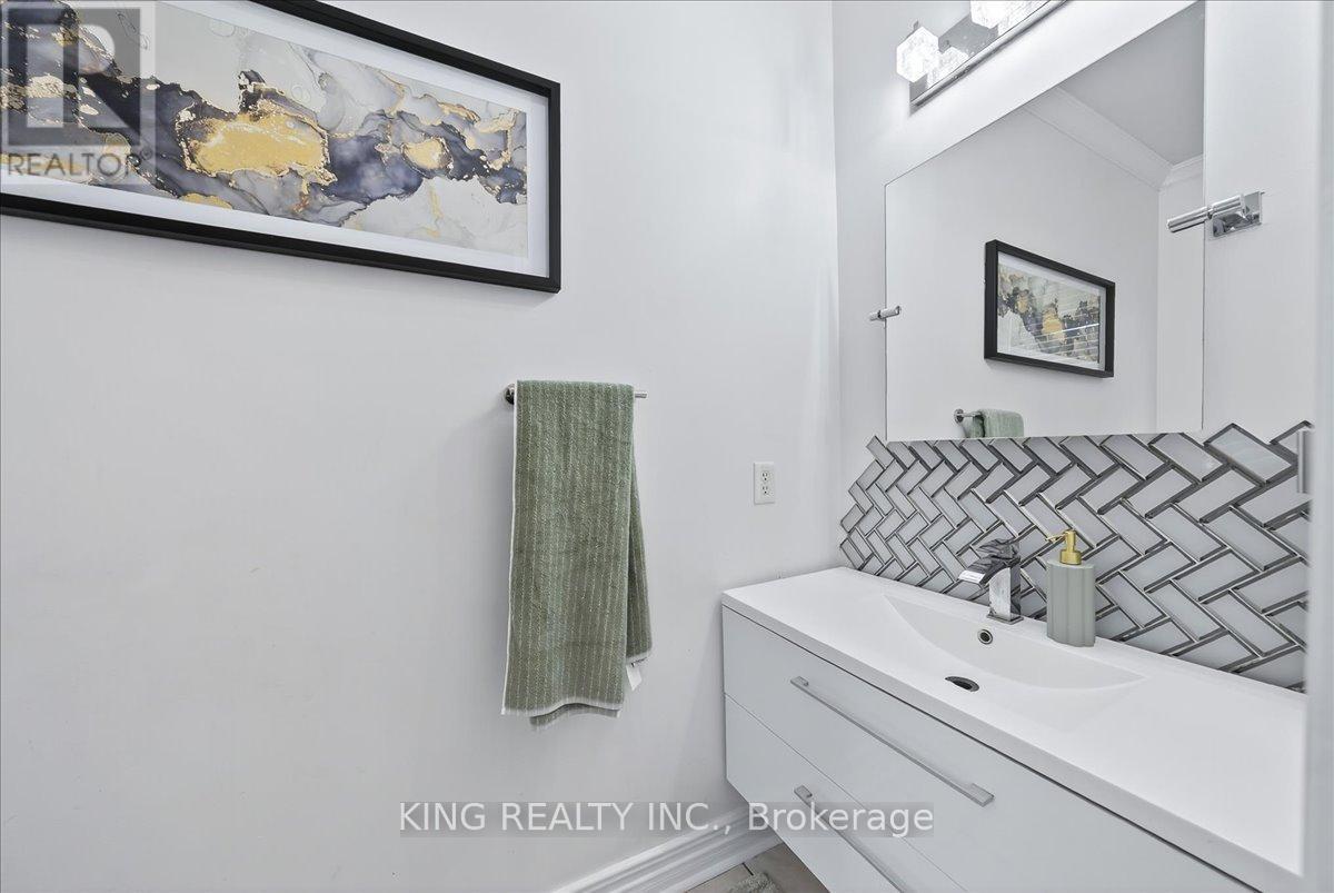 Photo 36 of 76 Blackburn Drive, Brantford ON