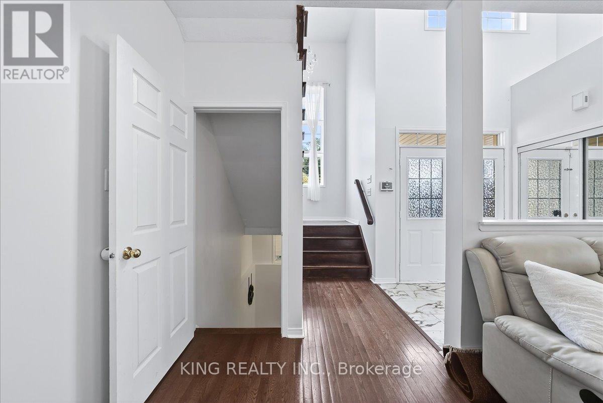 Photo 10 of 76 Blackburn Drive, Brantford ON
