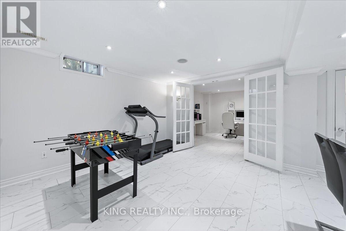 Photo 25 of 76 Blackburn Drive, Brantford ON