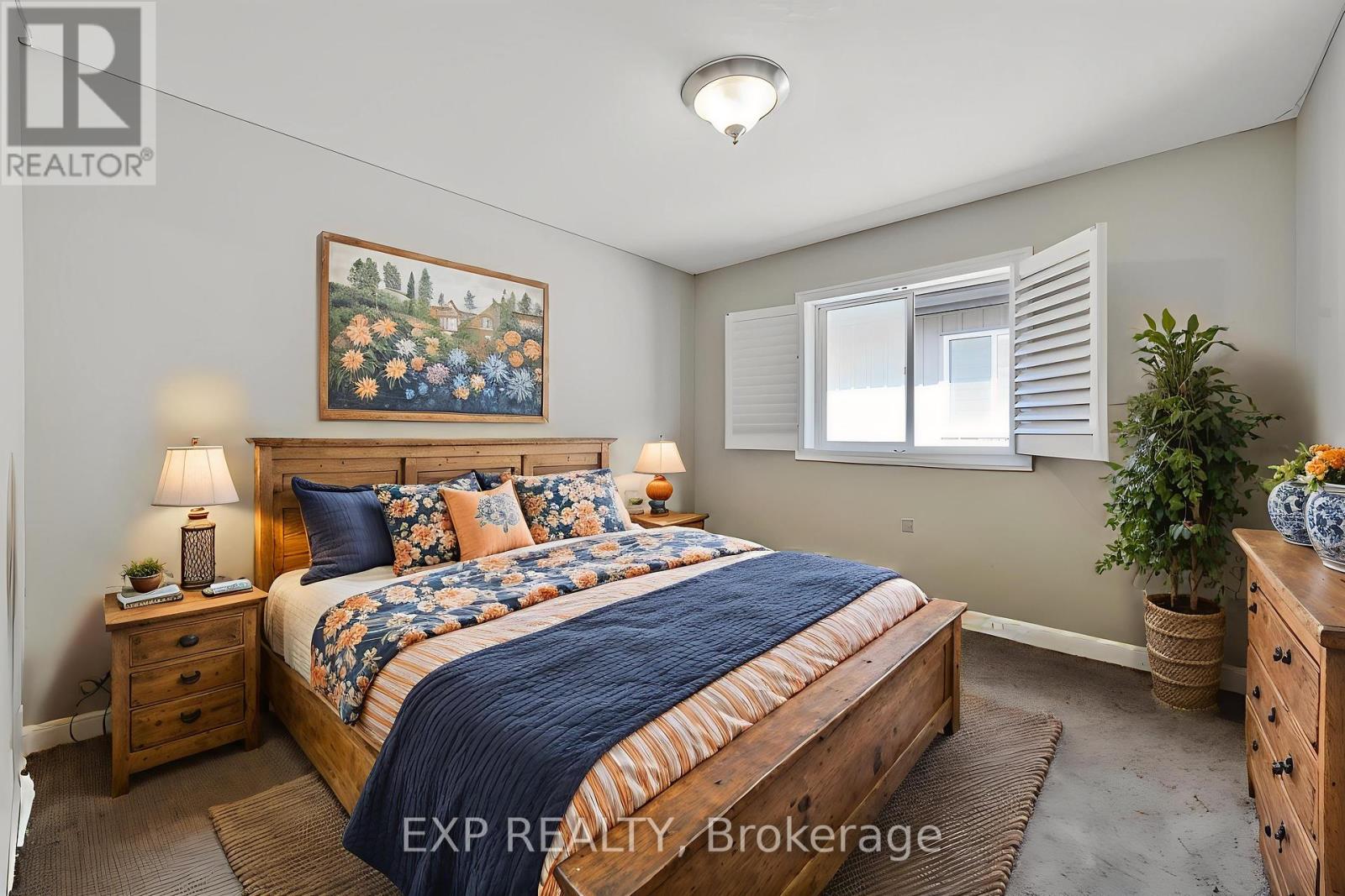 Photo 10 of 620 Montpellier Drive, Waterloo ON