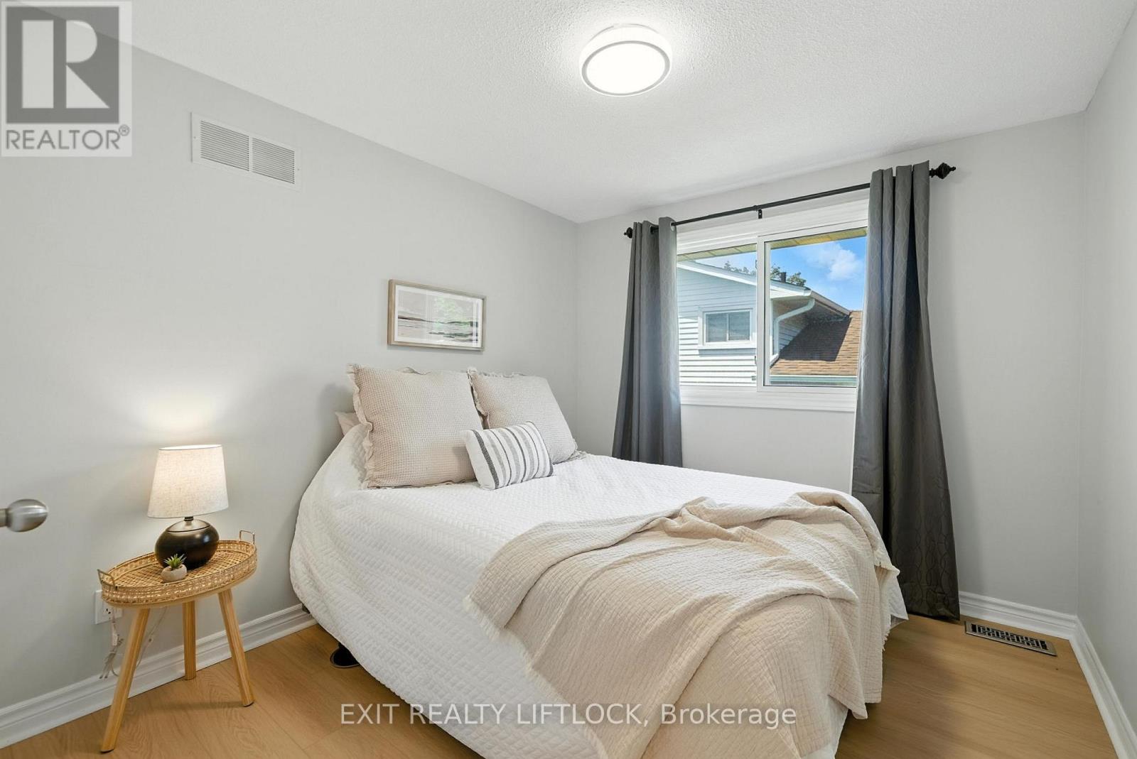 Photo 17 of 47 Martindale Street, Oshawa ON