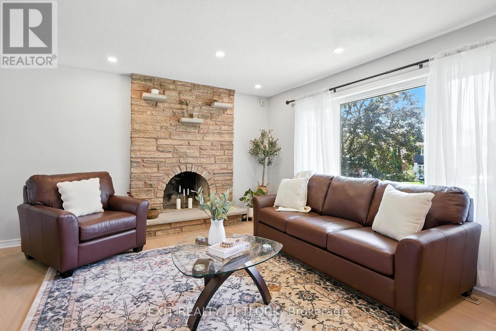 Photo 5 of 47 Martindale Street, Oshawa ON