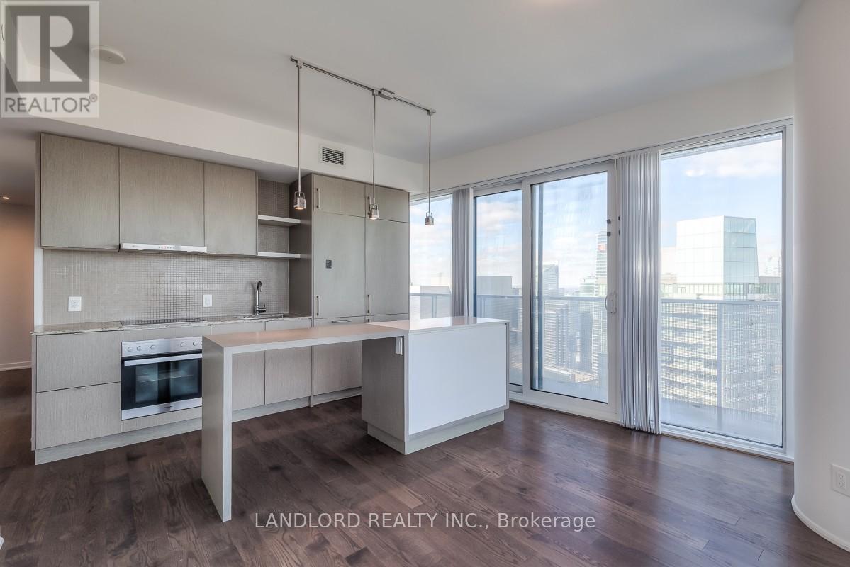 Photo 9 of 5804 100 Harbour Street, Toronto ON