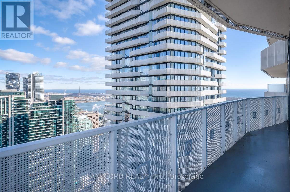 Photo 4 of 5804 100 Harbour Street, Toronto ON