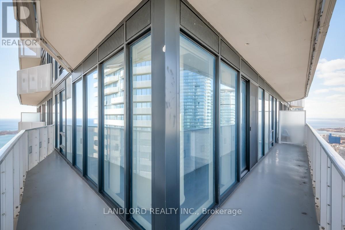 Photo 12 of 5804 100 Harbour Street, Toronto ON