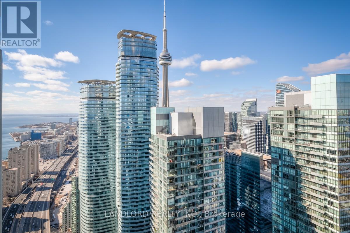 Photo 6 of 5804 100 Harbour Street, Toronto ON