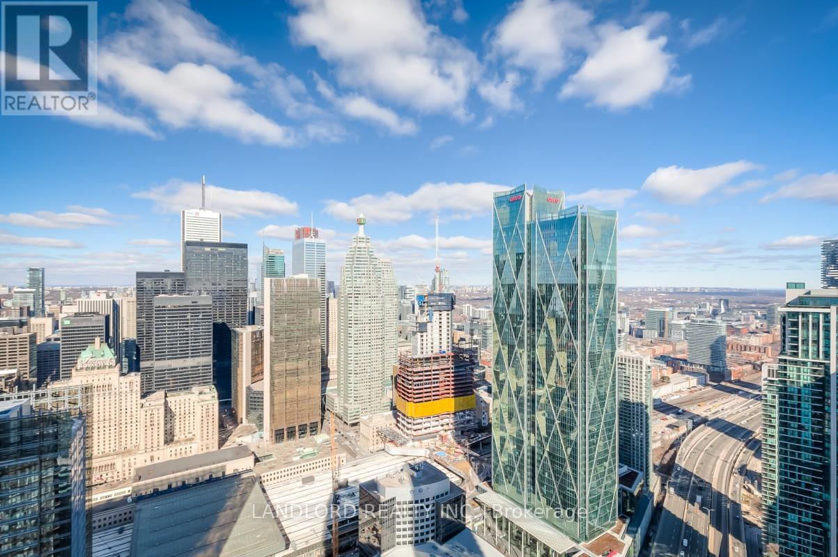 Photo 10 of 5804 100 Harbour Street, Toronto ON