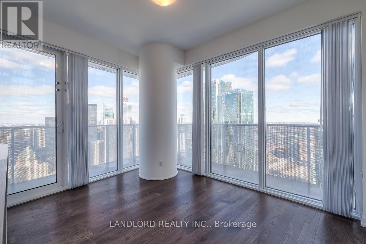 Photo 24 of 5804 100 Harbour Street, Toronto ON
