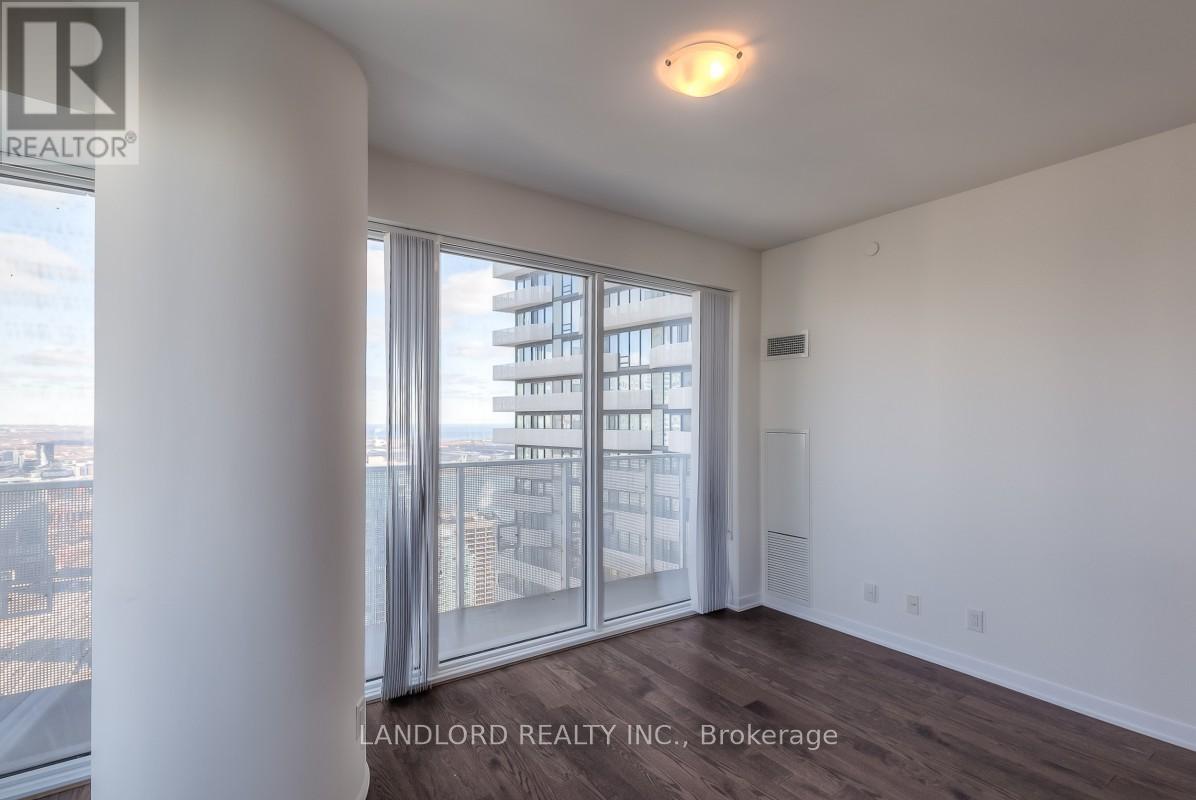 Photo 7 of 5804 100 Harbour Street, Toronto ON