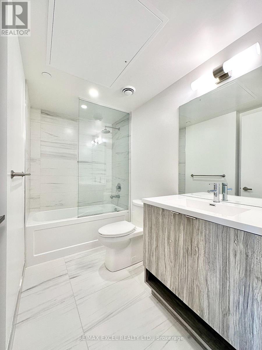 Photo 10 of 2908 138 Downes Street, Toronto ON