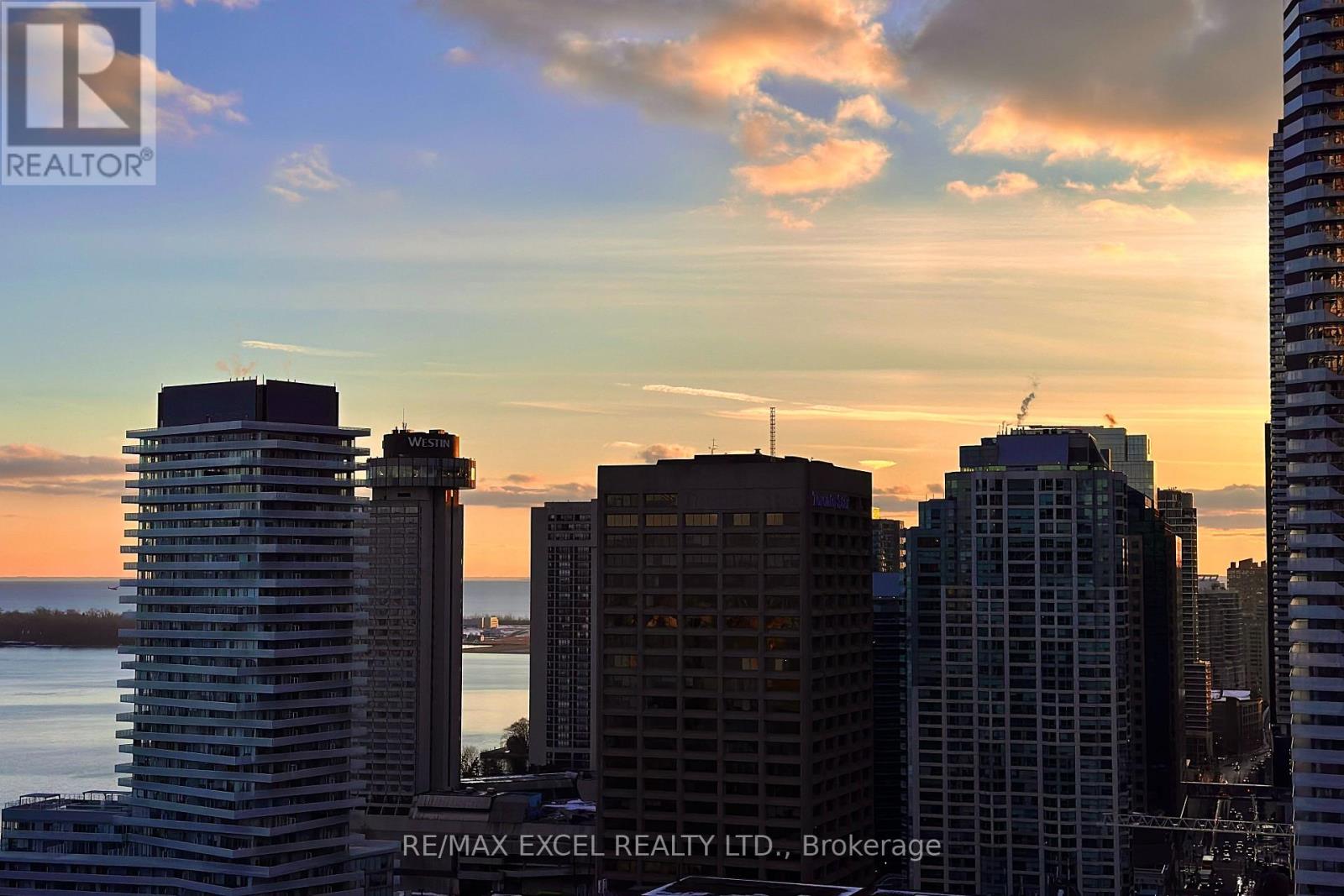 Photo 14 of 2908 138 Downes Street, Toronto ON