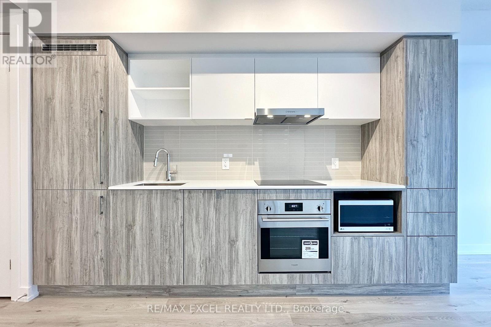 Photo 3 of 2908 138 Downes Street, Toronto ON