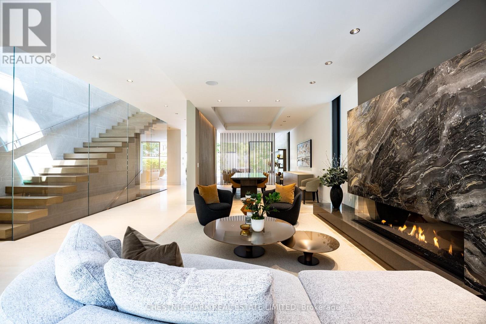 Photo 10 of 50 Teddington Park Avenue, Toronto ON