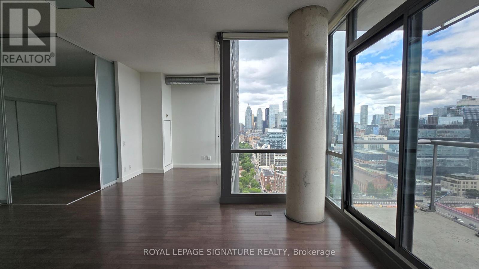 Photo 4 of 2509 33 Mill Street, Toronto ON