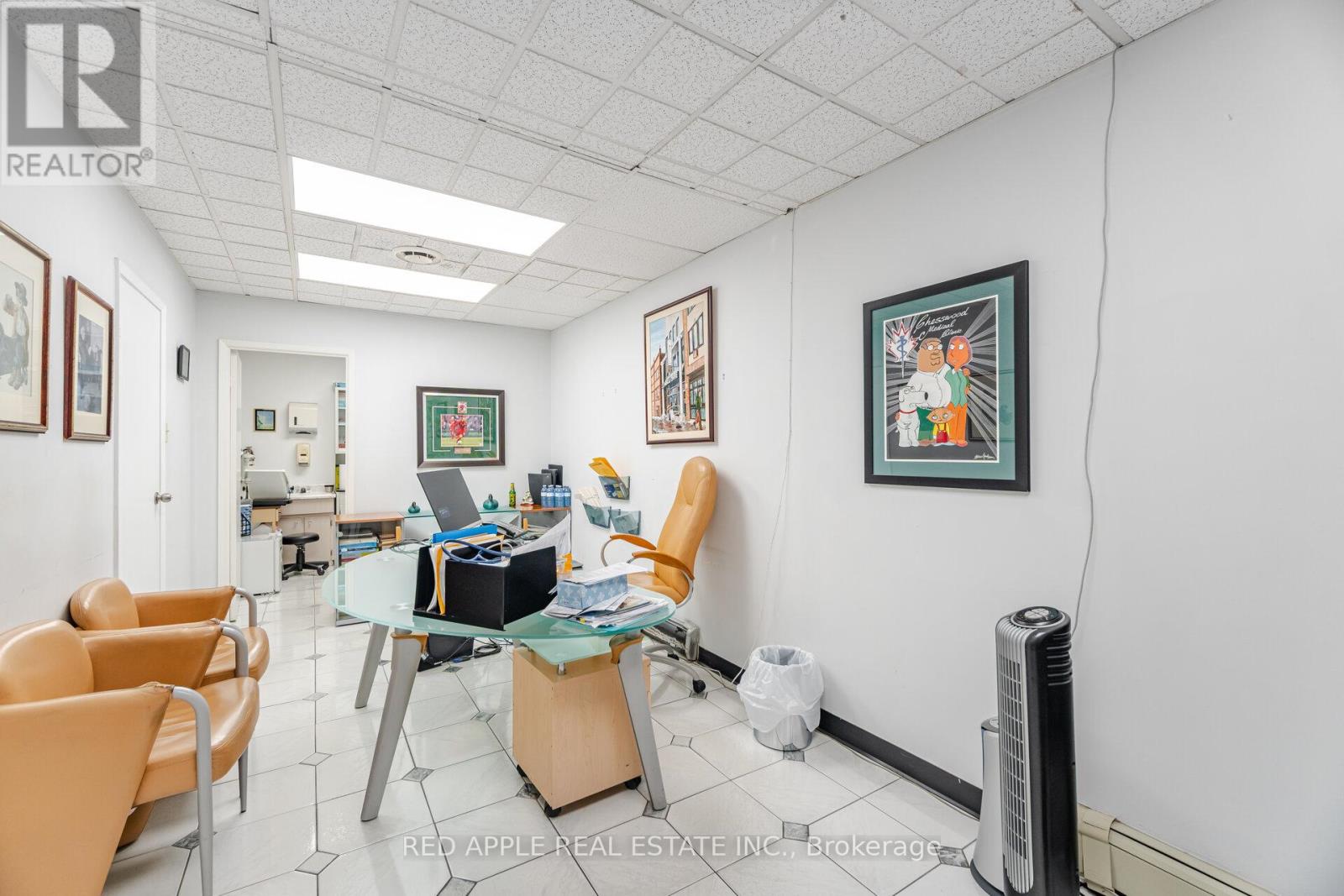 Photo 18 of 799 Bloor Street W, Toronto ON