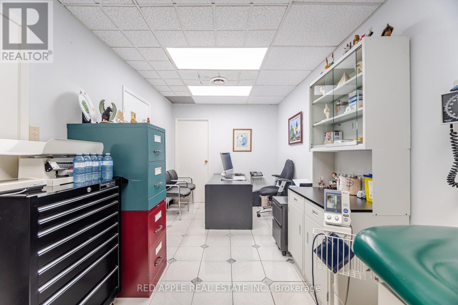 Photo 13 of 799 Bloor Street W, Toronto ON