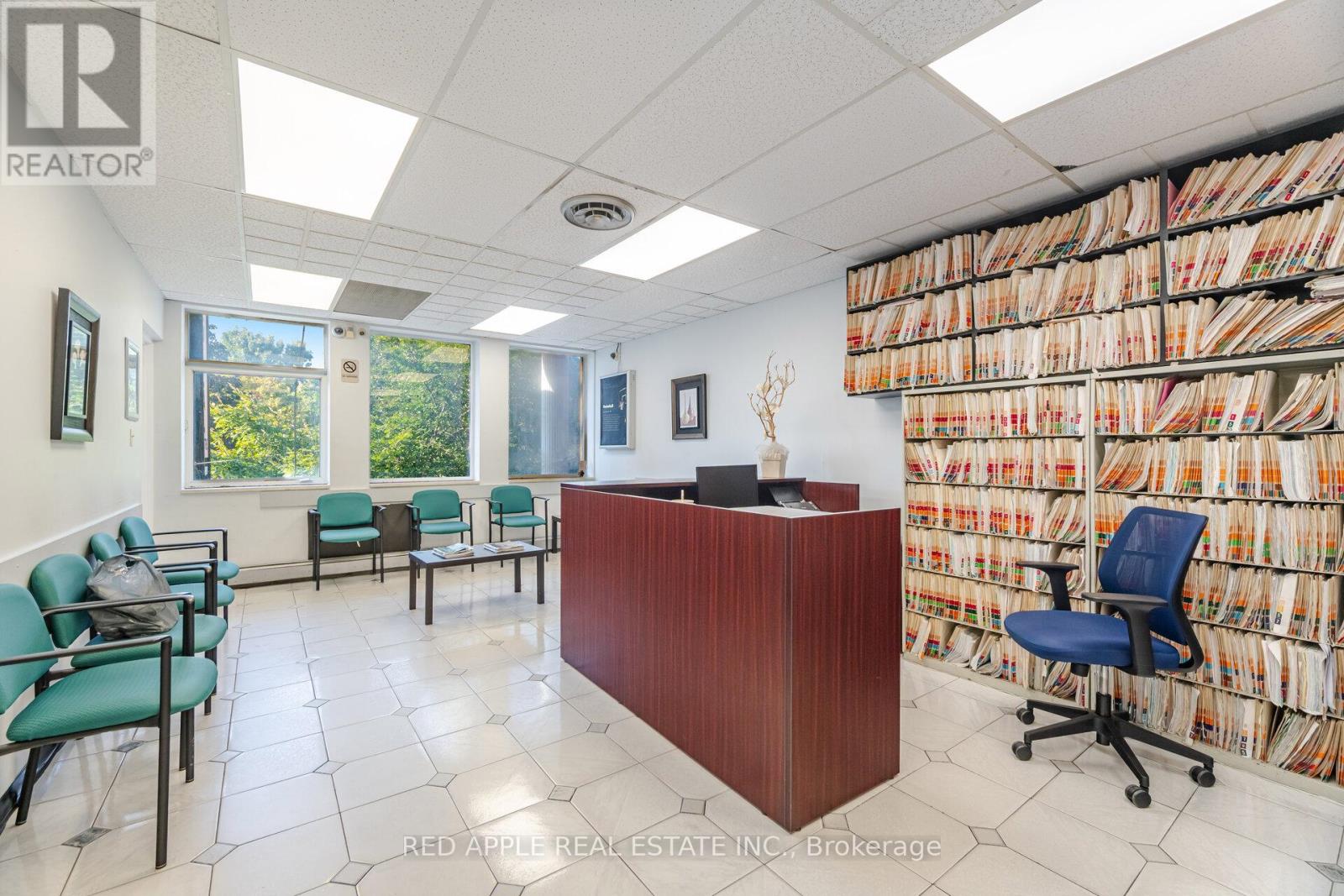 Photo 8 of 799 Bloor Street W, Toronto ON