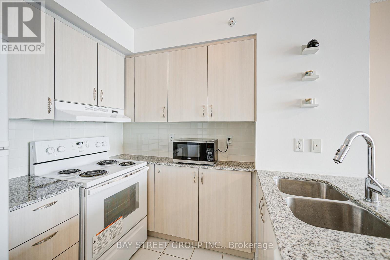 Photo 19 of 1003 5740 Yonge Street, Toronto ON