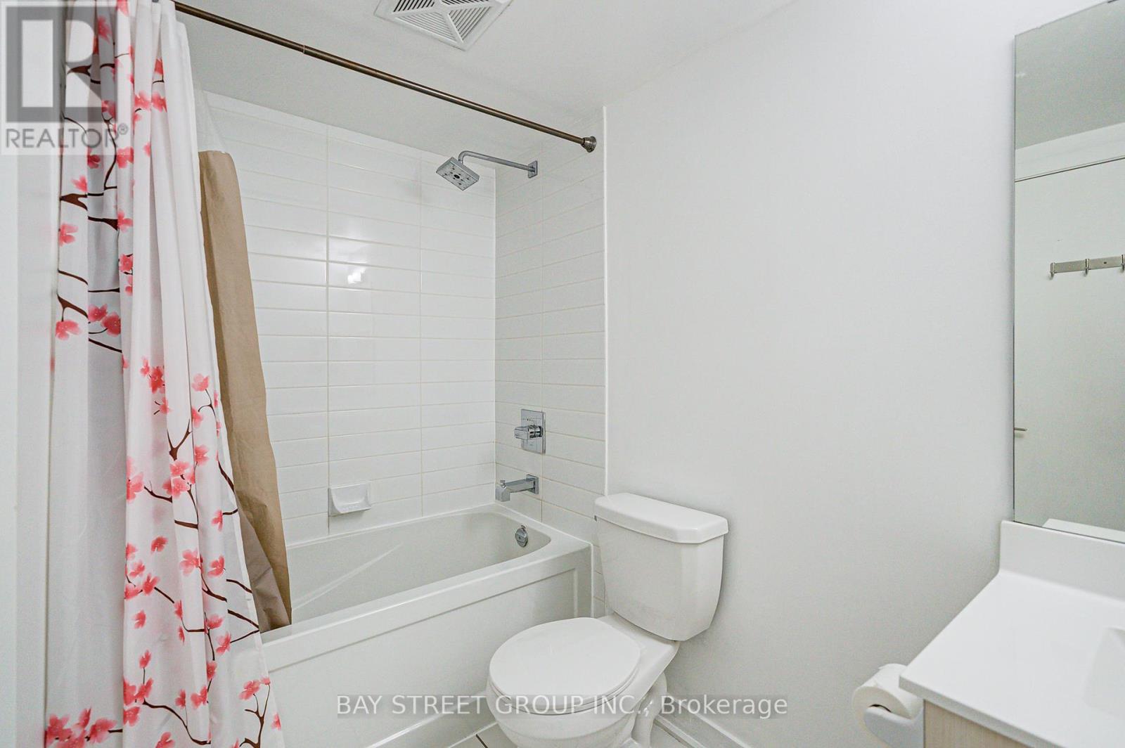 Photo 6 of 1003 5740 Yonge Street, Toronto ON