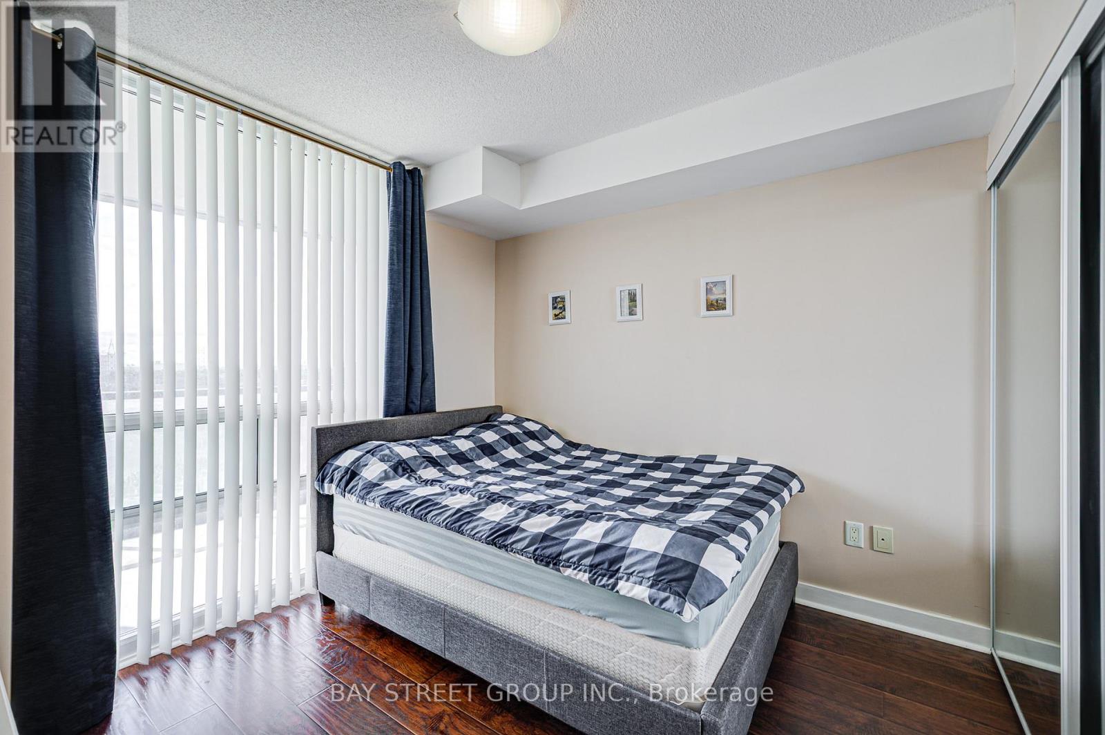 Photo 4 of 1003 5740 Yonge Street, Toronto ON