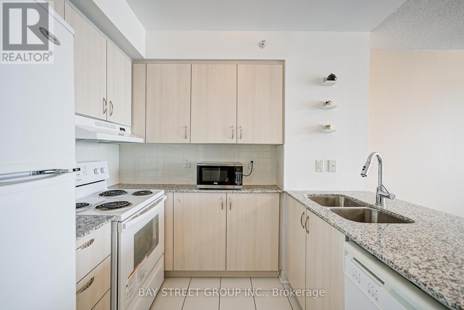 Photo 34 of 1003 5740 Yonge Street, Toronto ON