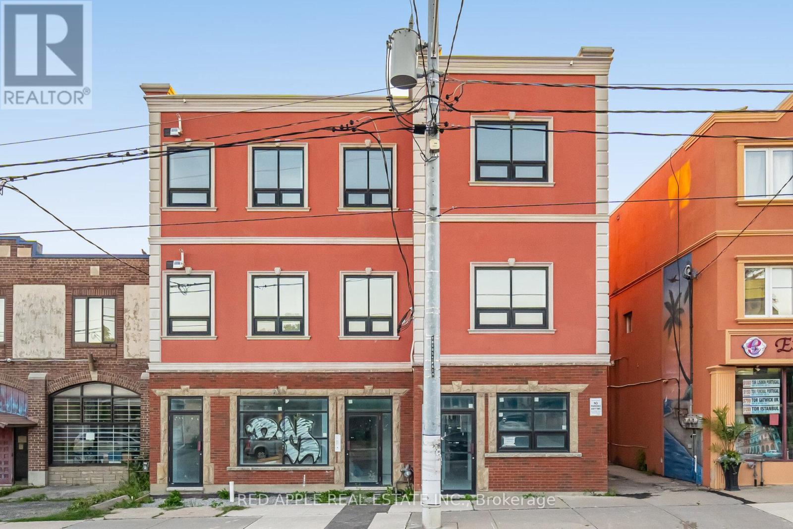 Photo 1 of 416 Oakwood Avenue, Toronto ON