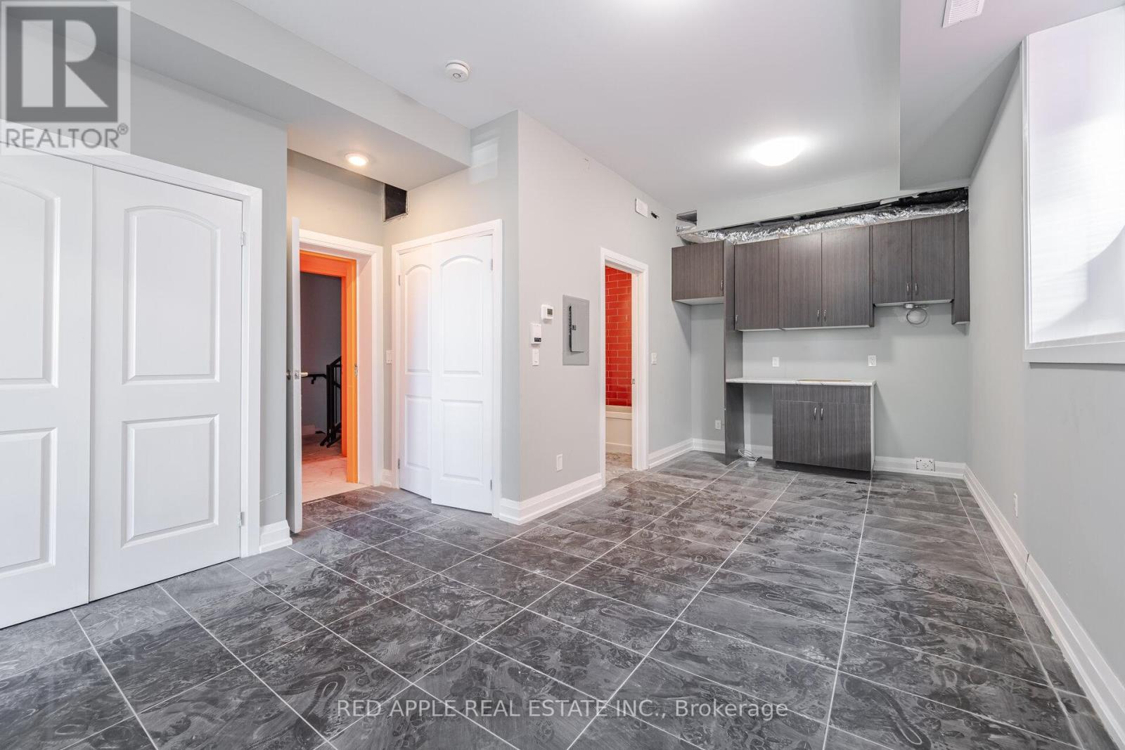 Photo 15 of 416 Oakwood Avenue, Toronto ON