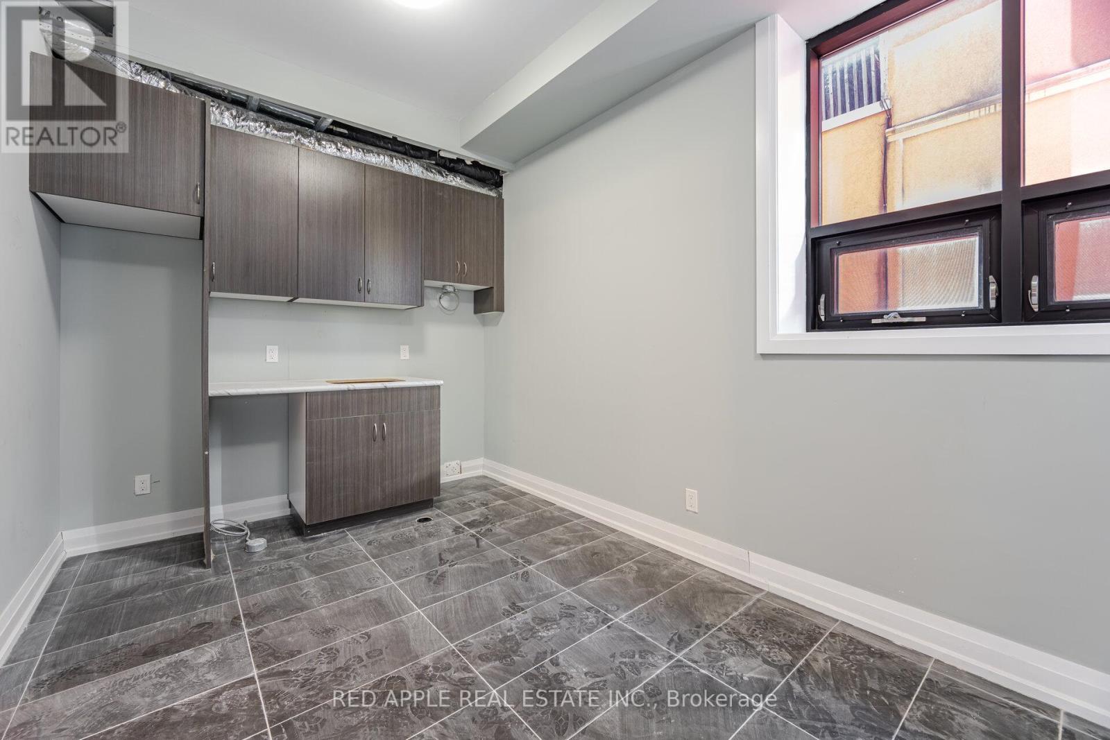 Photo 16 of 416 Oakwood Avenue, Toronto ON
