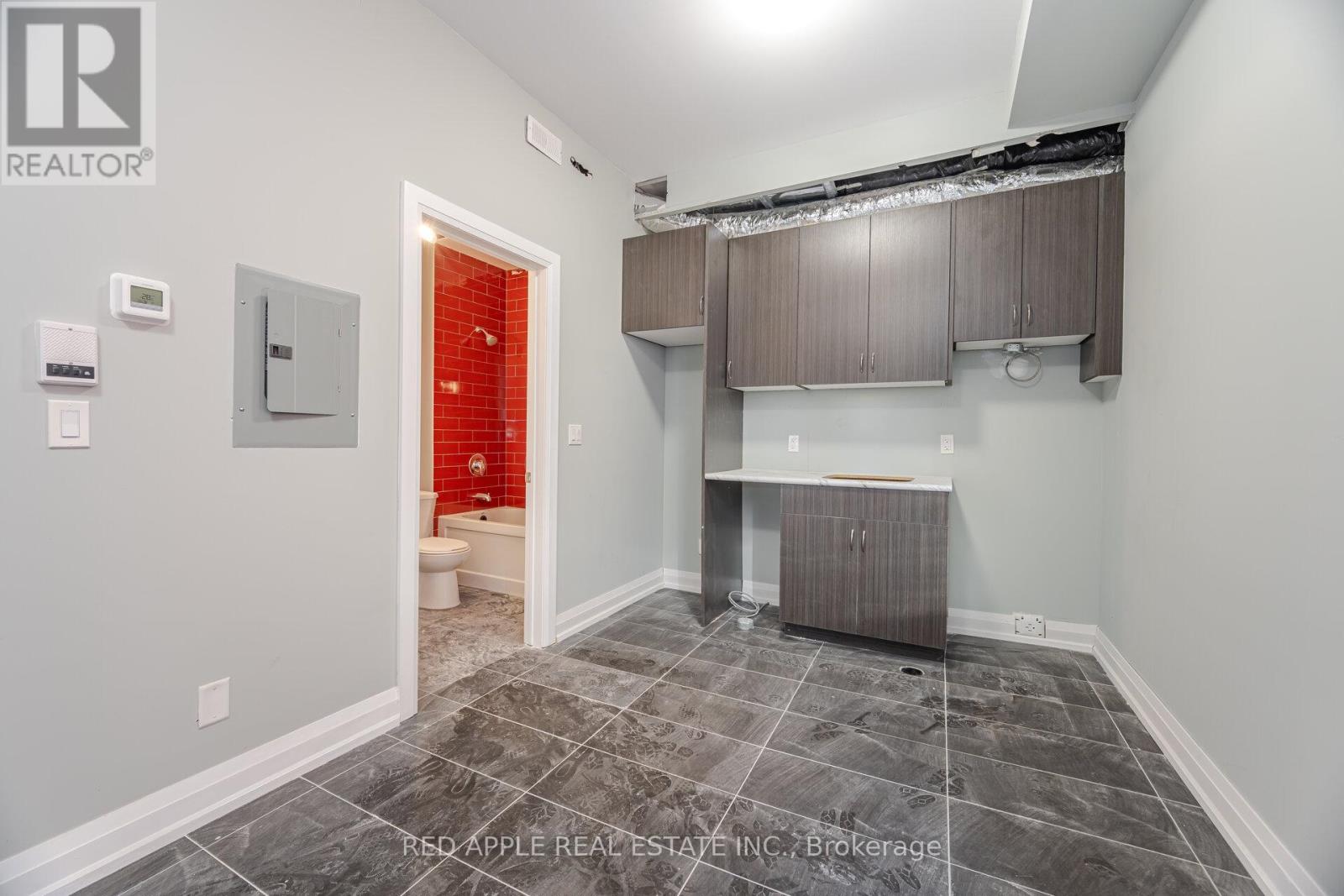 Photo 17 of 416 Oakwood Avenue, Toronto ON