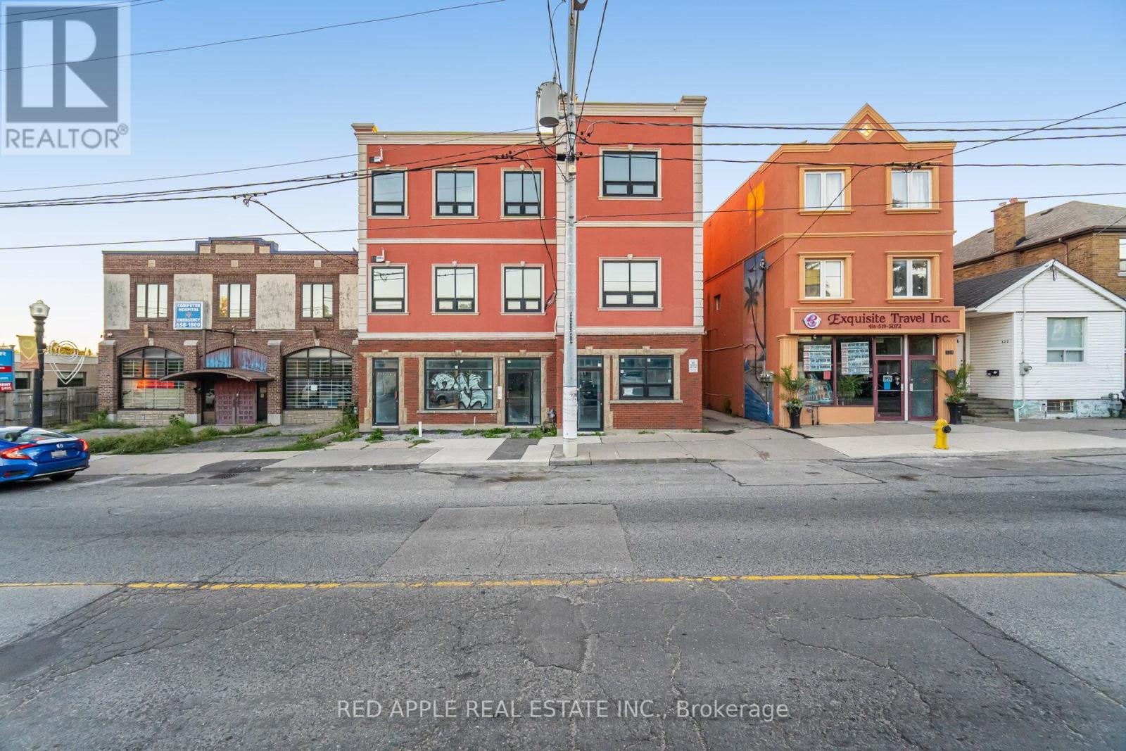 Photo 2 of 416 Oakwood Avenue, Toronto ON
