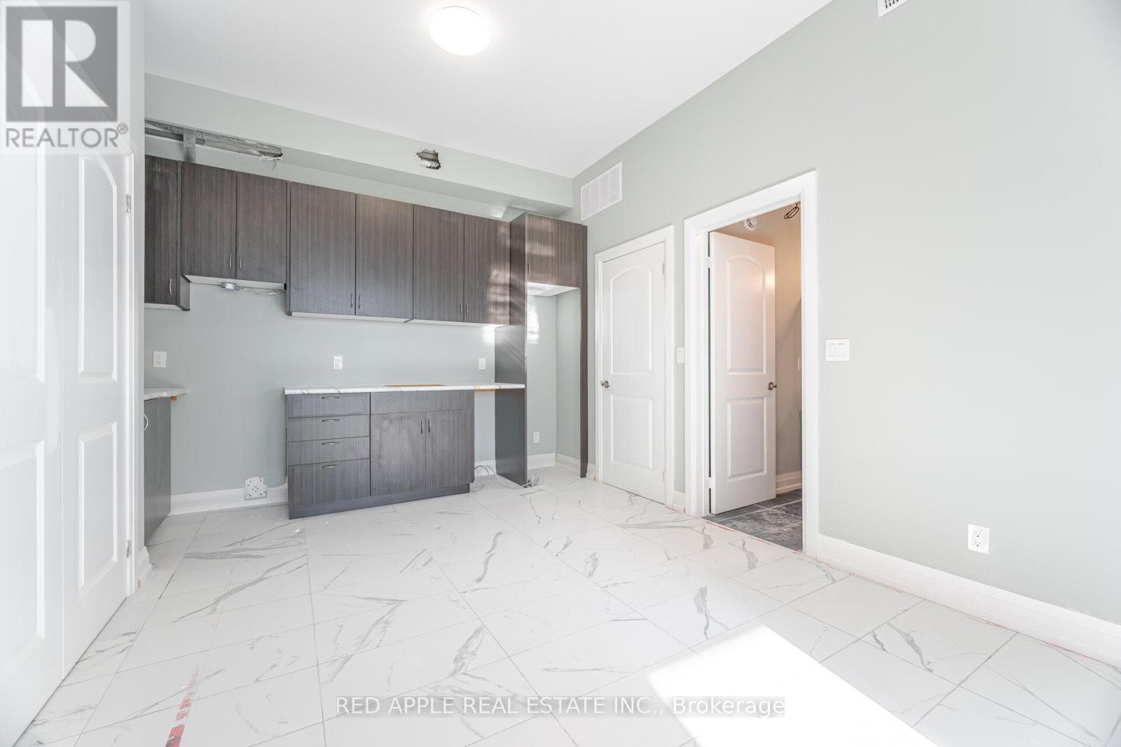 Photo 23 of 416 Oakwood Avenue, Toronto ON