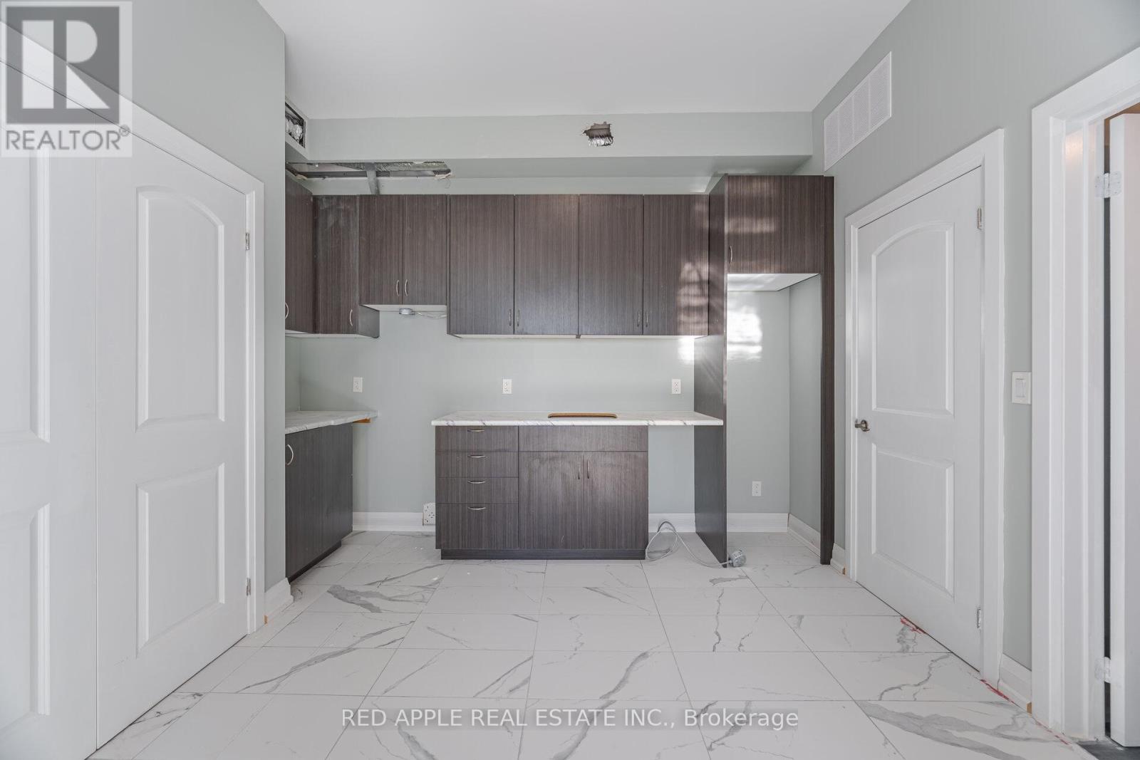 Photo 24 of 416 Oakwood Avenue, Toronto ON