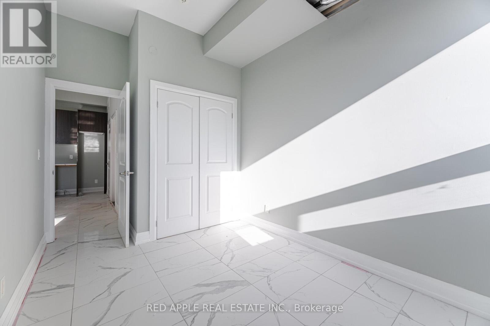 Photo 30 of 416 Oakwood Avenue, Toronto ON