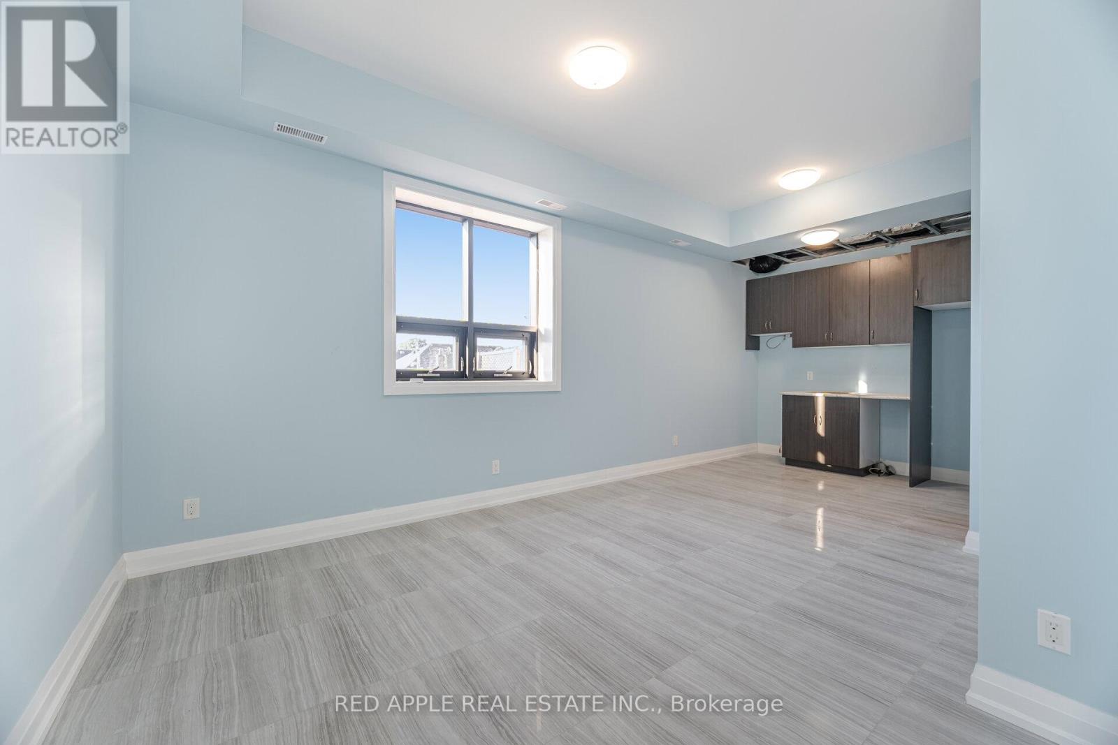 Photo 35 of 416 Oakwood Avenue, Toronto ON