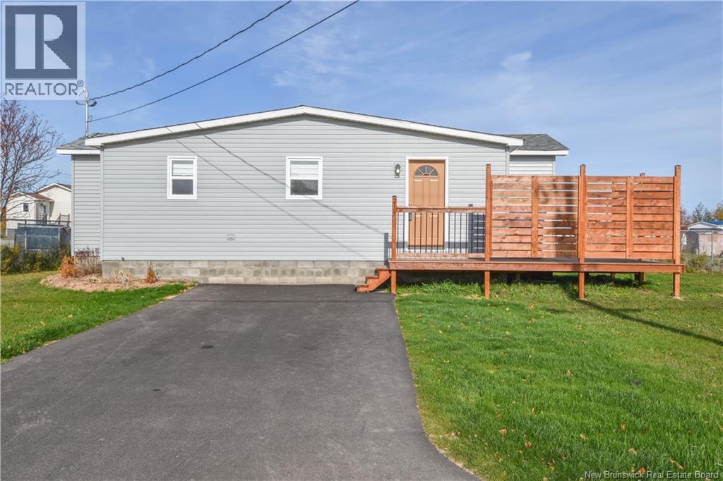 Photo 2 of 215 2 E Rue Street, Shippagan NB