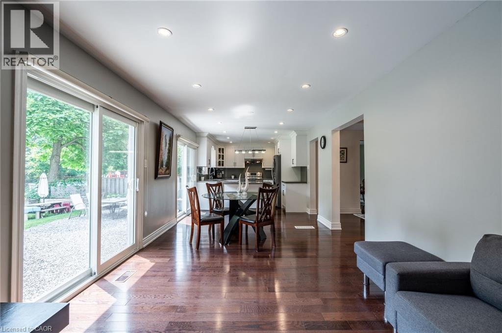 Photo 11 of 2445 Cavendish Drive, Burlington ON
