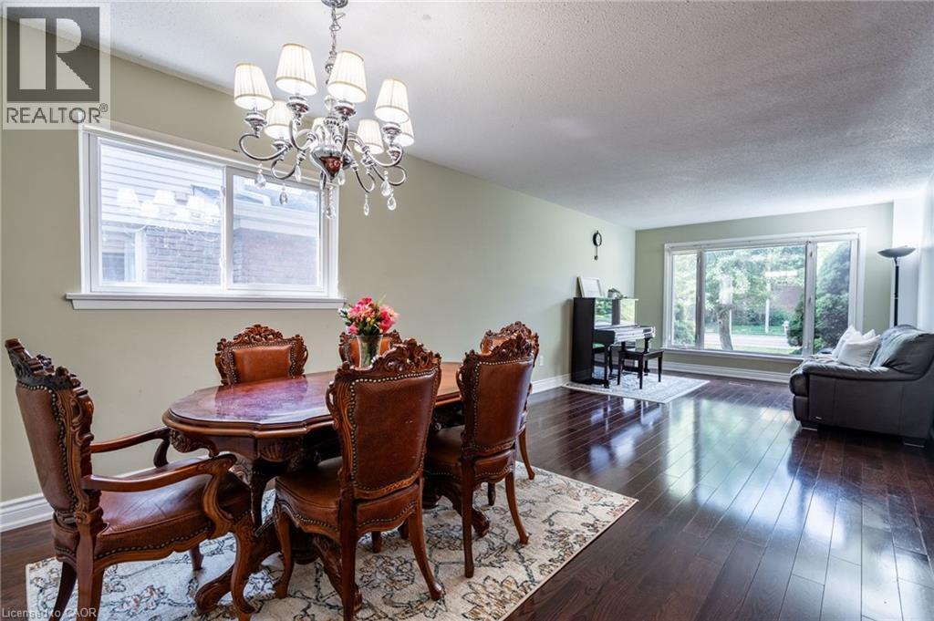 Photo 35 of 2445 Cavendish Drive, Burlington ON