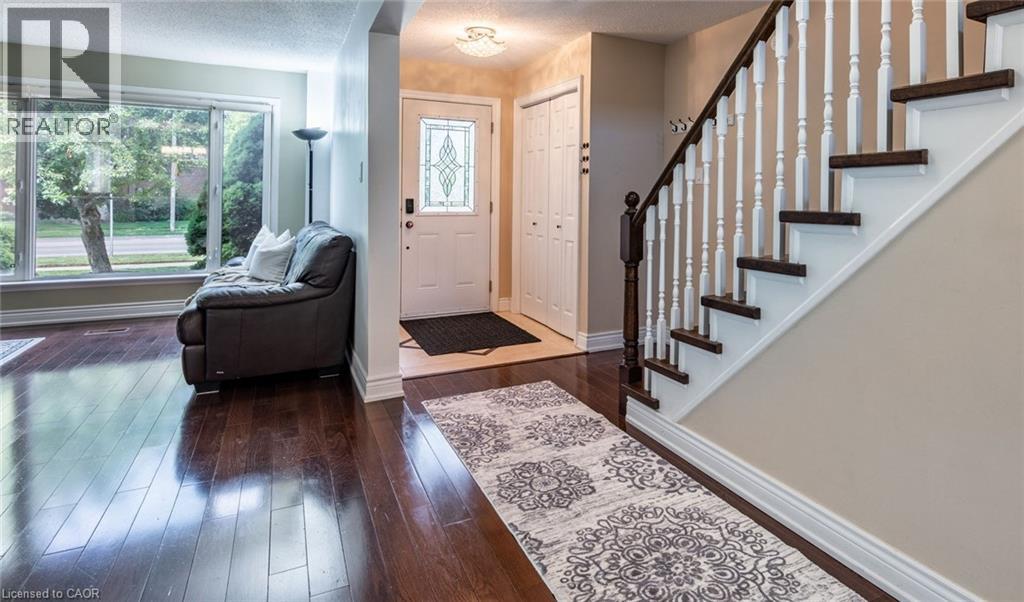 Photo 31 of 2445 Cavendish Drive, Burlington ON