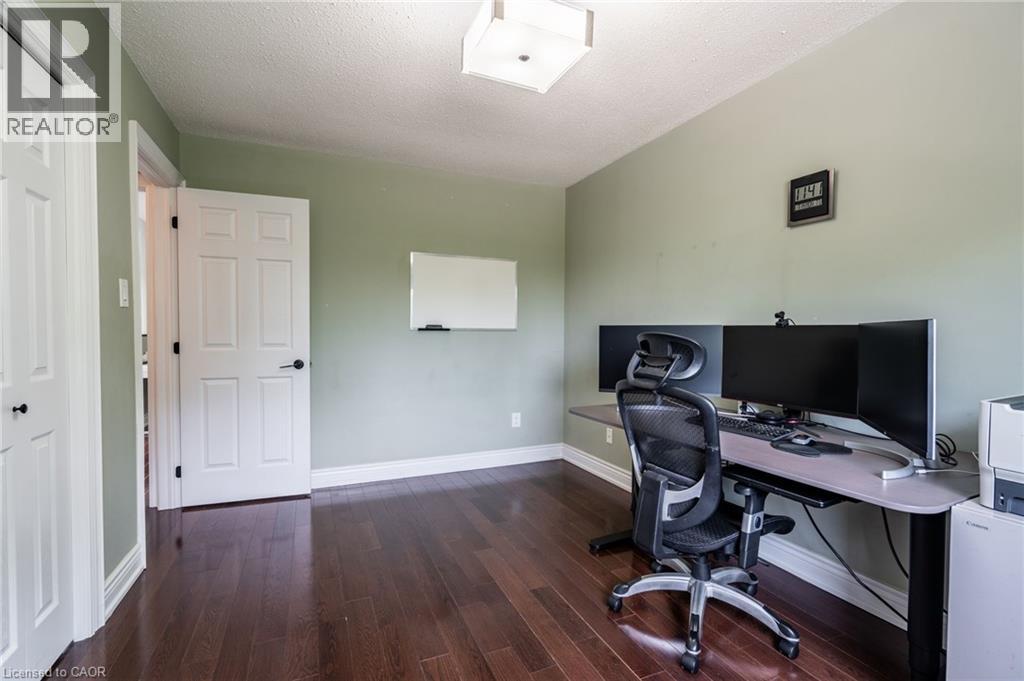 Photo 10 of 2445 Cavendish Drive, Burlington ON