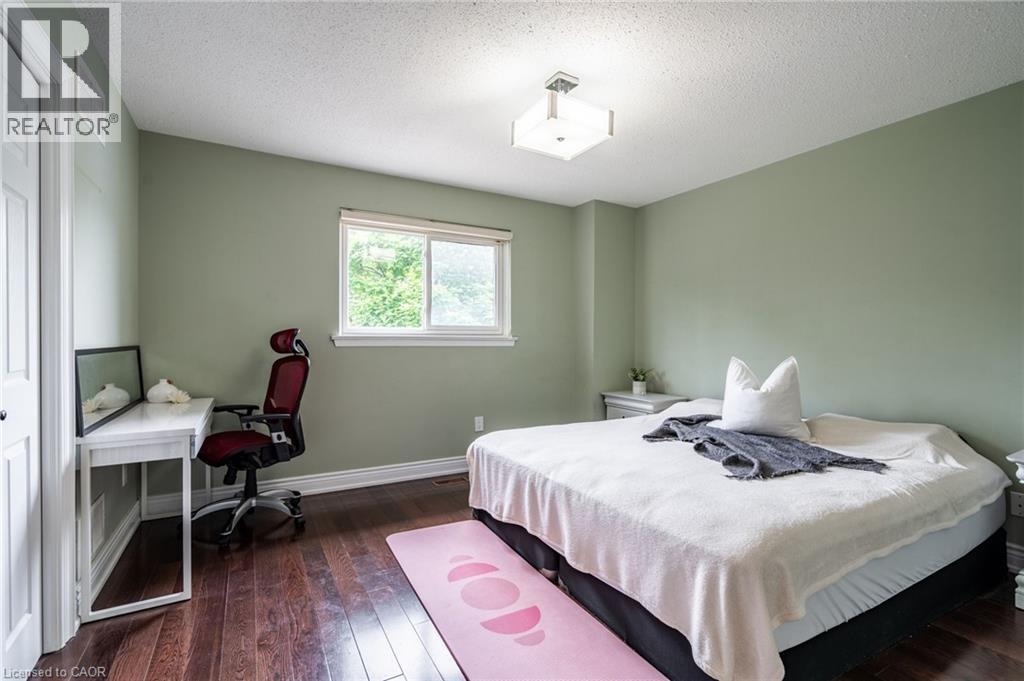 Photo 26 of 2445 Cavendish Drive, Burlington ON