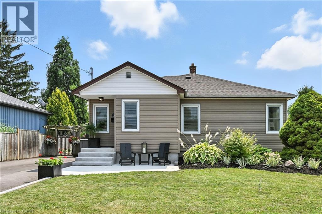 Photo 9 of 4 Glenview Avenue, St Catharines ON