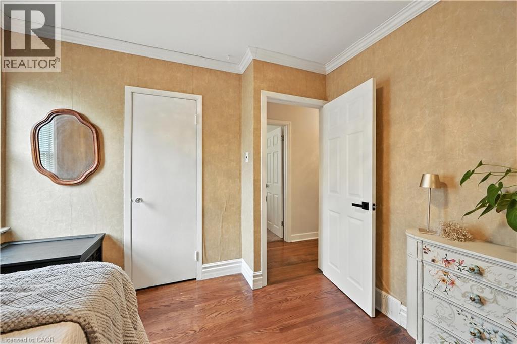 Photo 15 of 4 Glenview Avenue, St Catharines ON