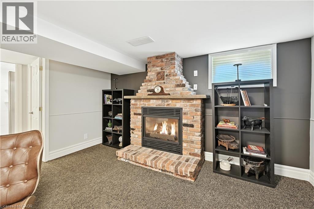 Photo 3 of 4 Glenview Avenue, St Catharines ON