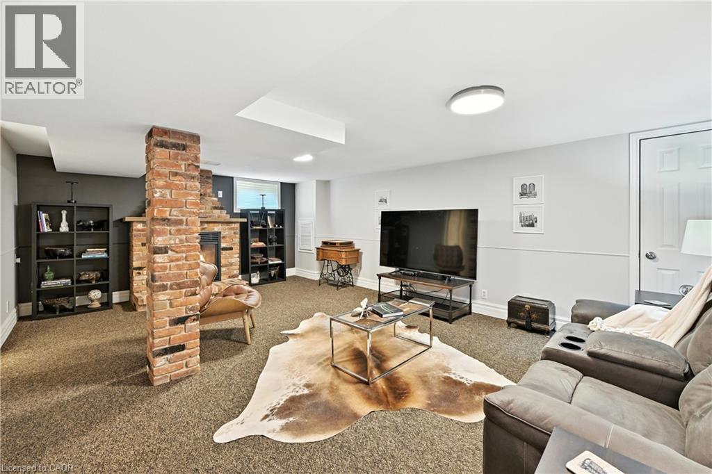 Photo 10 of 4 Glenview Avenue, St Catharines ON