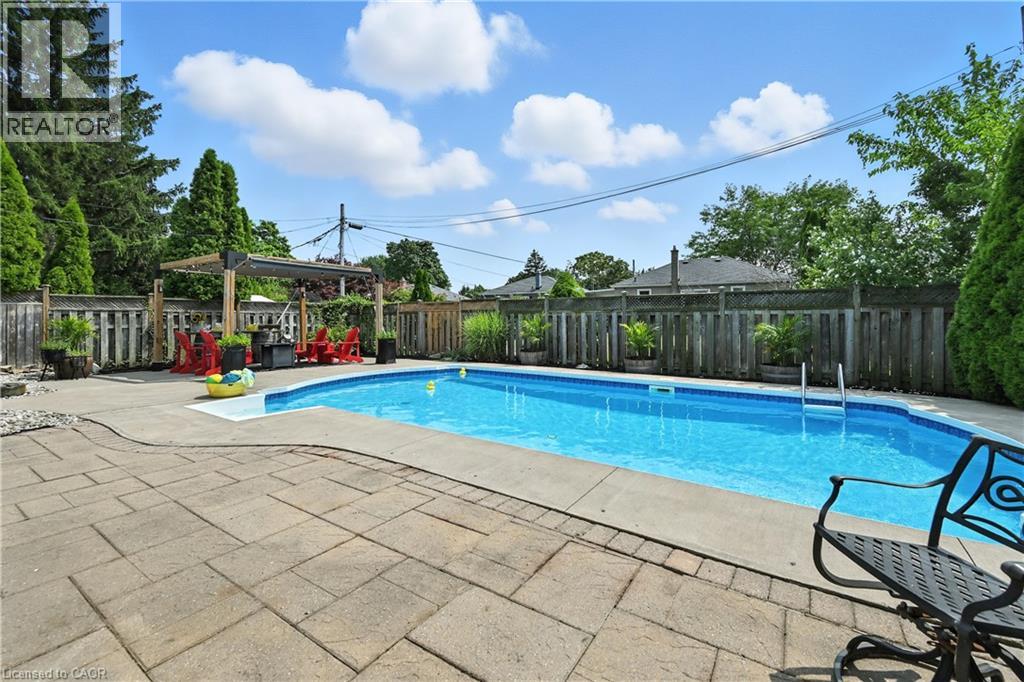 Photo 21 of 4 Glenview Avenue, St Catharines ON