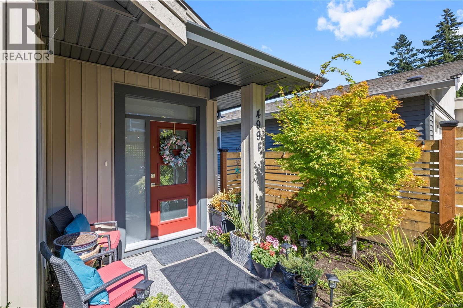 Photo 2 of 4991 Dunn Pl, Nanaimo BC