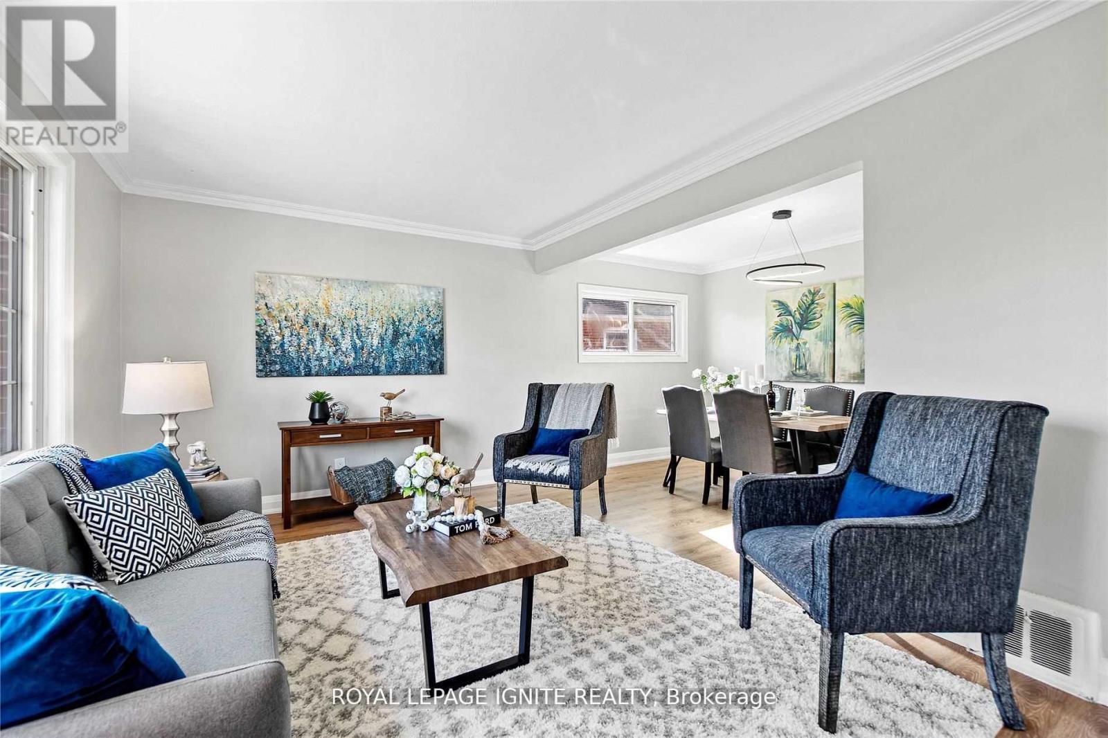 Photo 1 of 35 Archwood Crescent, Toronto ON