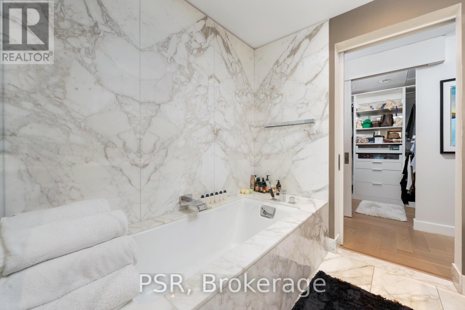 Photo 24 of 3001 180 University Avenue, Toronto ON