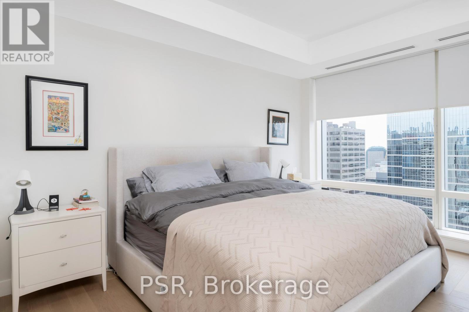 Photo 23 of 3001 180 University Avenue, Toronto ON