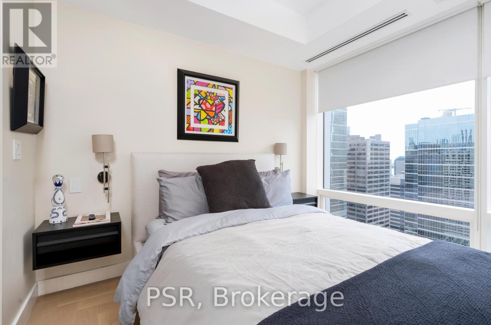 Photo 4 of 3001 180 University Avenue, Toronto ON